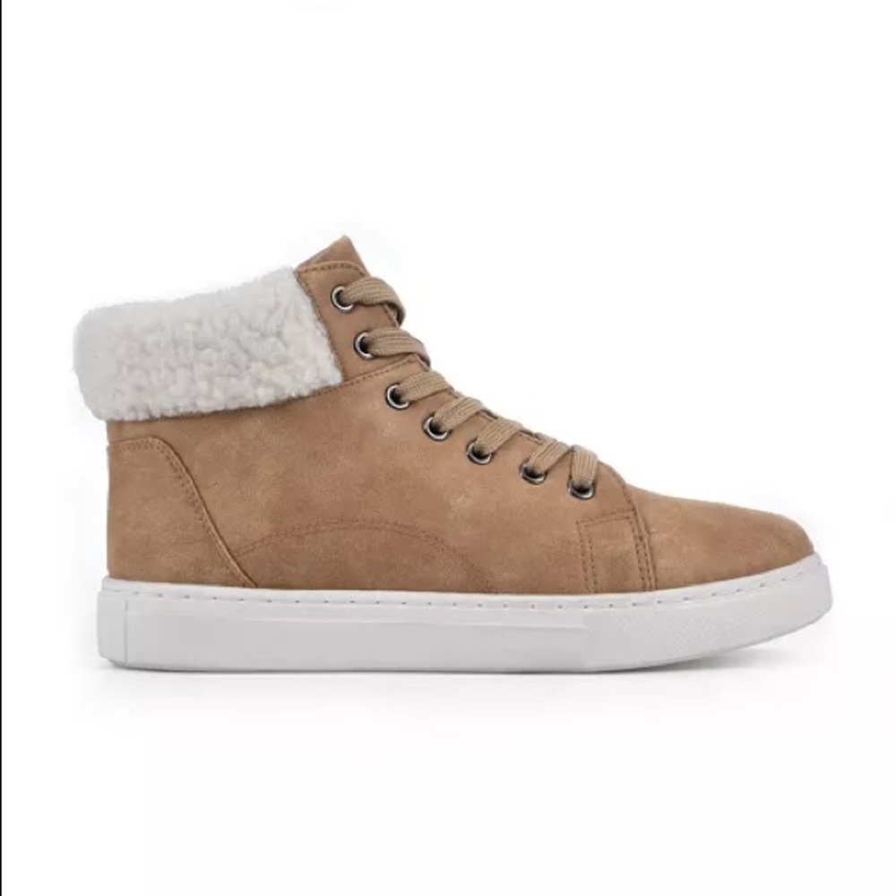 Cliffs by White Mountain Bronnie Lace Up Boot - Picture 2 of 5